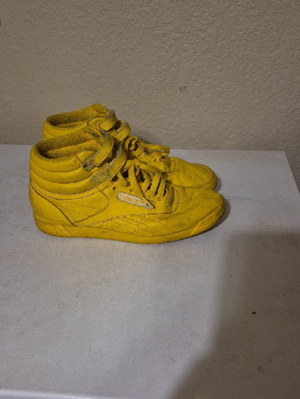 Reebok Womens 25th Anniversary Freestyle  Bright Yellow - Picture 4 of 8